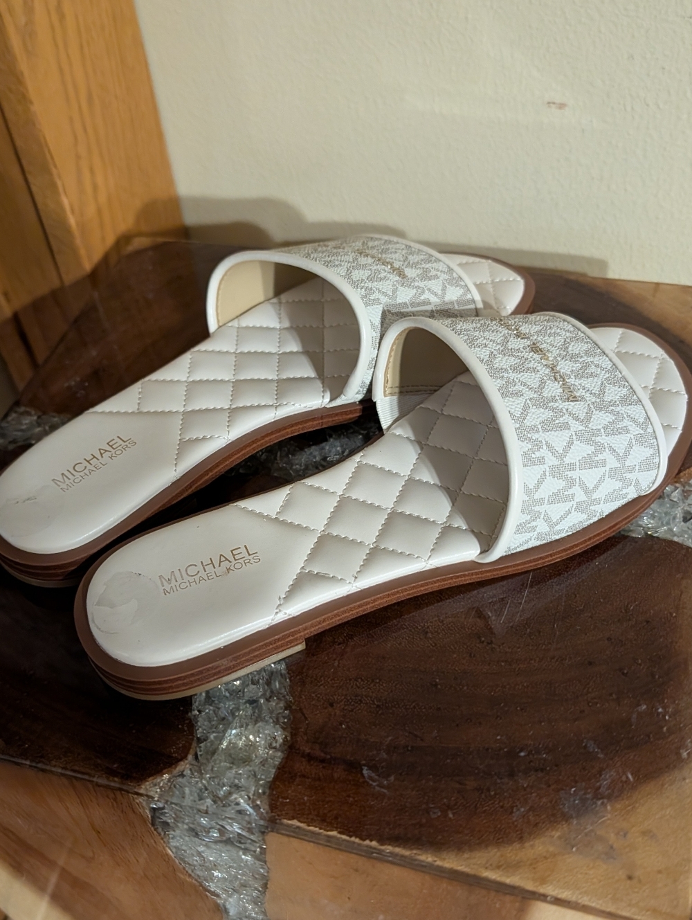 Michael Kors Felicia Flat Slide MK Signature Logo Print in Vanilla - Picture 10 of 13
